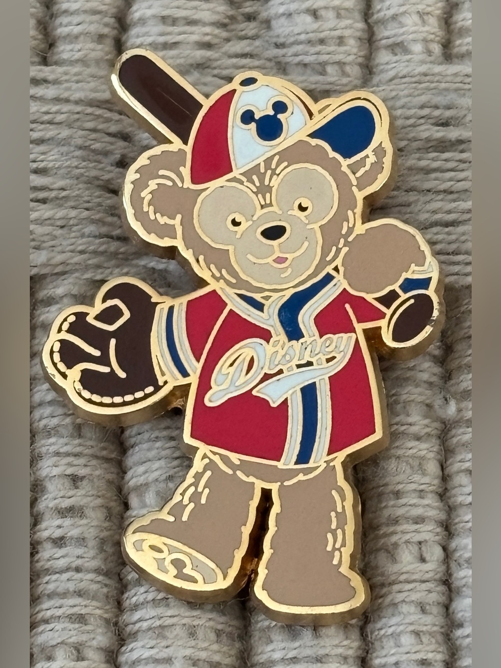 DISNEY 2011 Epcot “Duffy Around the World” USA Baseball Pin